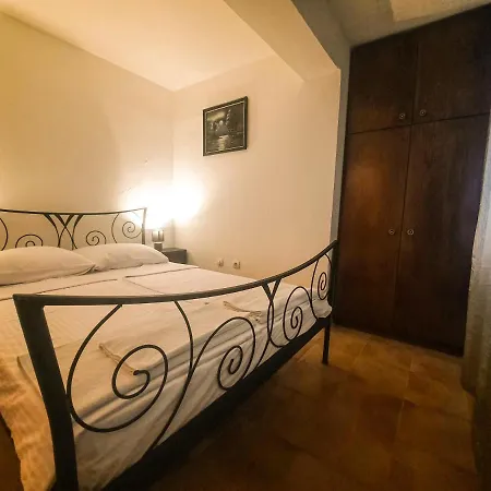 Entire House With Private Garden And Garage Ferienhaus *