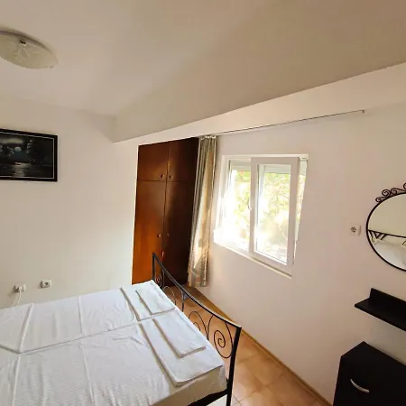 Entire House With Private Garden And Garage Sunny Beach