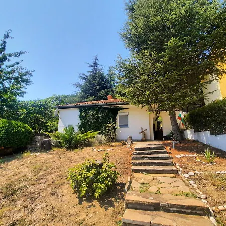 Entire House With Private Garden And Garage Holiday home *